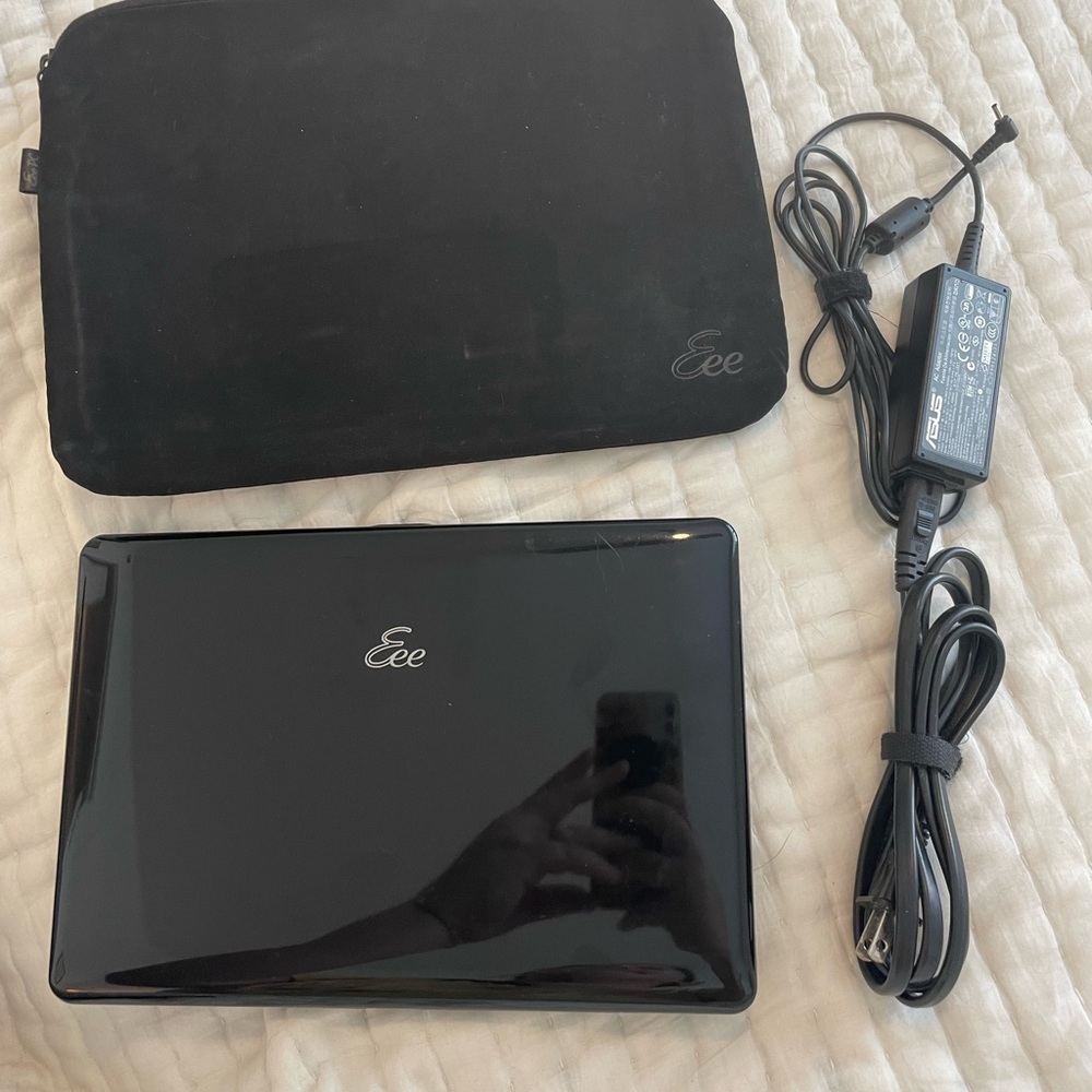 Asus Eee PC 1005HAB Netbook - Intel Atom N270 1.6GHz / 10.1" WXGA